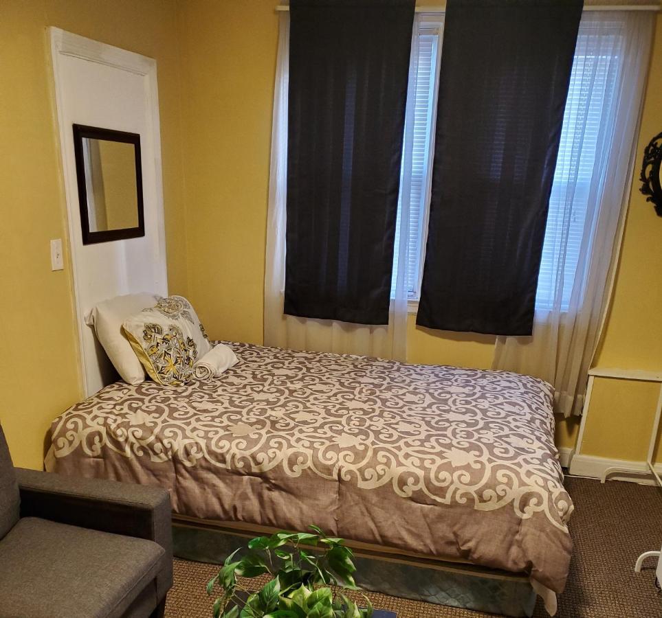 Short Term Rental Hotel Style Stay 5 Minutes To Downtown Baltimore Bagian luar foto